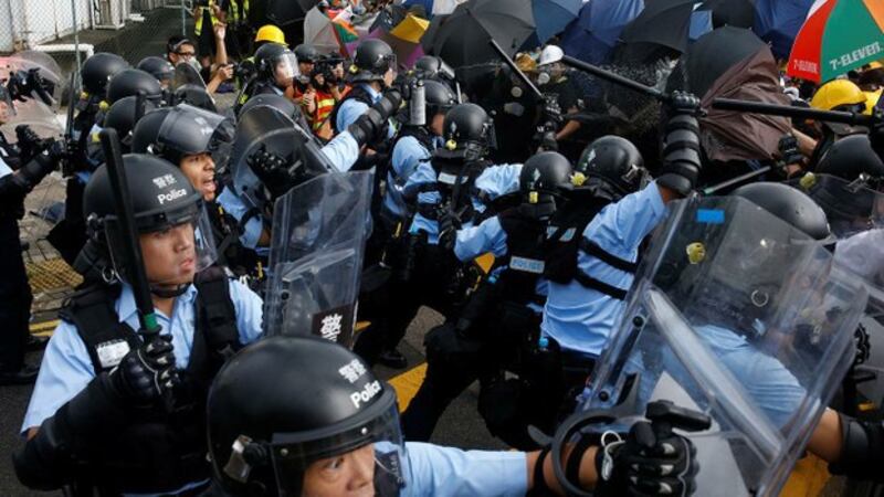 2019年7月1日香港举办回归庆典,期间逾千名示威者与警方爆发激烈冲突。(路透社)